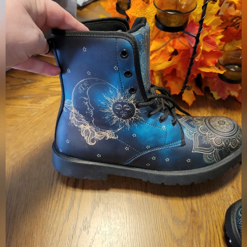 Womens Sun Moon Black Boots - Picture 5 of 7